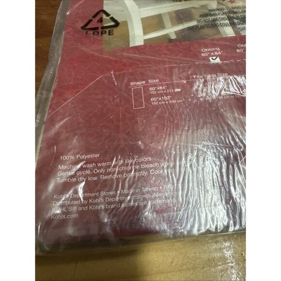 St Nicholas Square Western Holiday Tablecloth 60x84 Oblong New - Picture 4 of 4